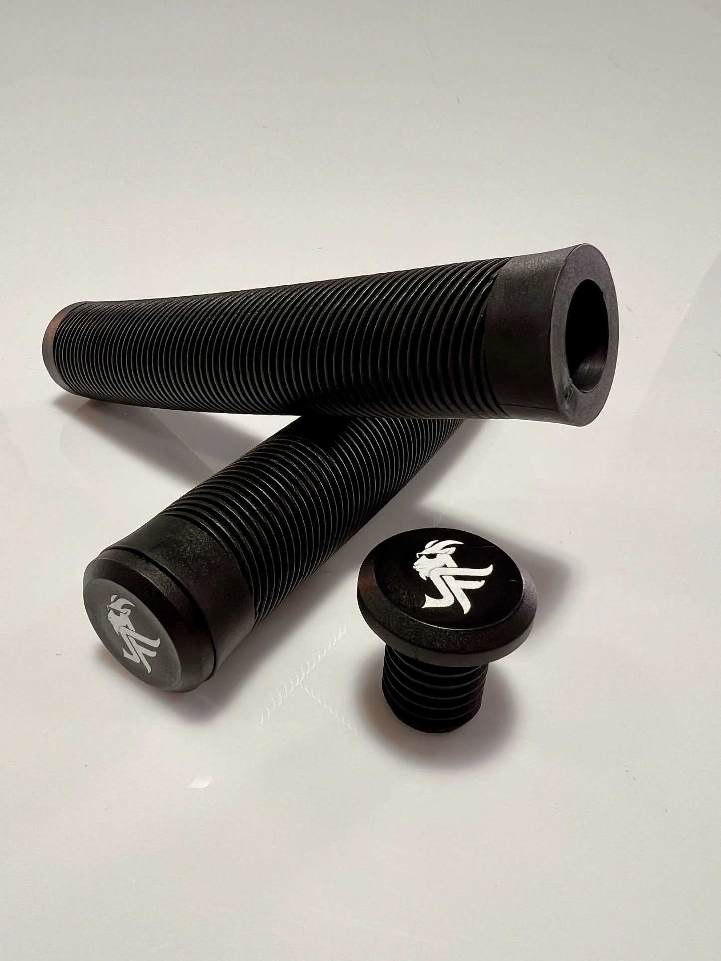 Smith&Feeble Soft Compound 160 mm Grips Black